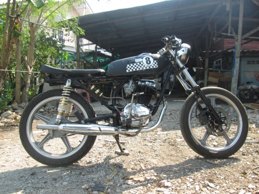 ขาย jx  โทร 0894946922 น้องครับ 9000 มีเล่มโครง อย่างเดียว      โอนไม่ได้ ขี่ได้เลยแต่งอีกหน่อยก็สวยแล้ว อยู่บางปะกง