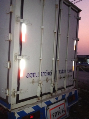 ขายตู้ 10 บาน ยาว  7.20   พร้อมใช้คับขาย  149000   โทร  0875800722