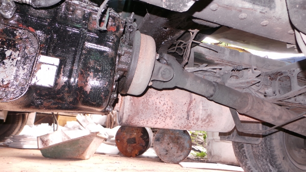 HINO RANGER  รถโม่  2.5 คิว  เล่มทะเบียนพร้อมค่ะ