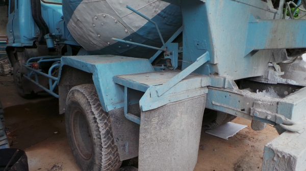 HINO RANGER  รถโม่  2.5 คิว  เล่มทะเบียนพร้อมค่ะ