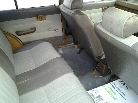 ขายรถยนต์ ปี81 มาสด้า323 รุ่น5ประตู เครื่อง1300cc. เกียร์ธรรมดา แอร์ ล้อแม็ก รถขับดี ขนของได้สบาย ขายถูกๆตามสภาพ