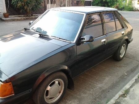 ขายรถยนต์ ปี81 มาสด้า323 รุ่น5ประตู เครื่อง1300cc. เกียร์ธรรมดา แอร์ ล้อแม็ก รถขับดี ขนของได้สบาย ขายถูกๆตามสภาพ