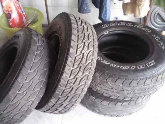 ขออนุญาตขายยาง BRIDGESTONE DUELER A/T 30X9.5XR15  964 สวยๆ