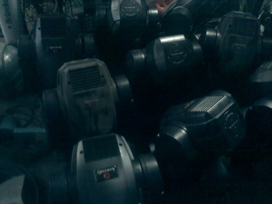 ไฟมูฟวิ่งเฮด aiweidy รุ่น A-2005 ใช้ได้ดีอยู่ทุกตัว