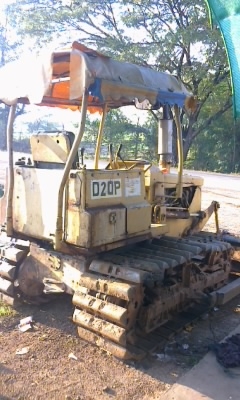 ขายรถแทรคเตอร์ KOMATSUD20-5 ตีนเป็ดช่วงล่างดีโซ๋หนาเครื่องดีสภาพพร้อมใช้