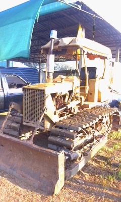 ขายรถแทรคเตอร์ KOMATSUD20-5 ตีนเป็ดช่วงล่างดีโซ๋หนาเครื่องดีสภาพพร้อมใช้