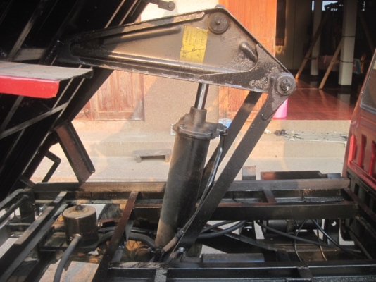 ขาย NISSAN SD23 กระบะดั้มใหม่