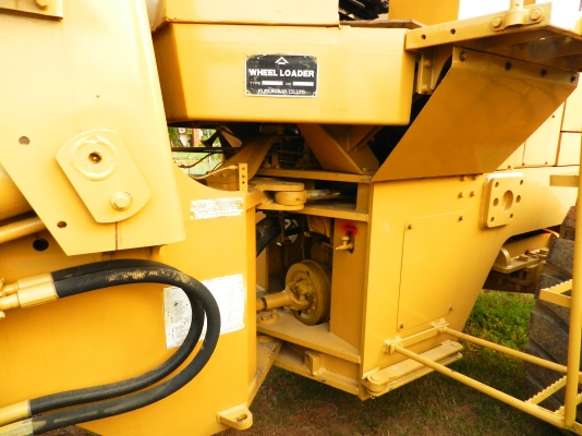 ขายด่วนรถตักล้อยาง CAT- 916 ขายด่วน 950,000 บาท ขายด่วนรถตักล้อยาง CAT- 916 ขายด่วน 950,000 บาท