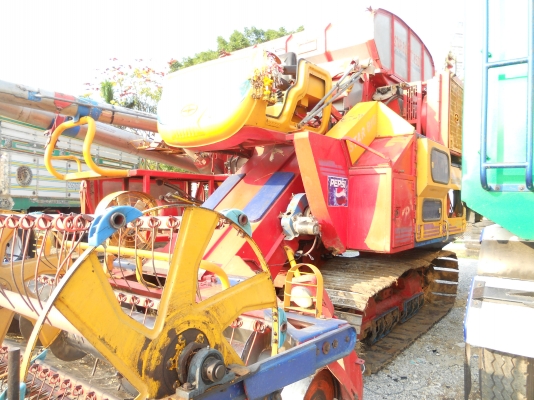 ขายด่วนรถเกี่ยวข้าวศักดิ์พัฒนา สตาบิ๊กปี49