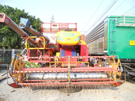 ขายด่วนรถเกี่ยวข้าวศักดิ์พัฒนา สตาบิ๊กปี49