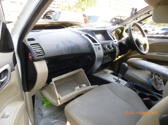 +++++ขายซากรถ Mitsubishi Pajero ปี 2011 ราคา 550,000 พร้อมเล่มทะเบียน+++++