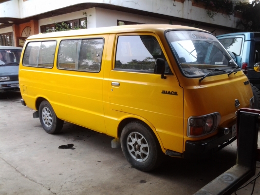 ขายรถตู้ TOYOTA เครื่องดีเซล 2.45 สวยคลาสสิค เครื่องฟิตมาใหม่