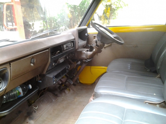 ขายรถตู้ TOYOTA เครื่องดีเซล 2.45 สวยคลาสสิค เครื่องฟิตมาใหม่