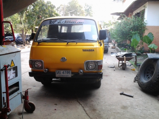 ขายรถตู้ TOYOTA เครื่องดีเซล 2.45 สวยคลาสสิค เครื่องฟิตมาใหม่