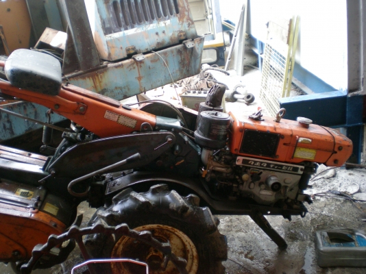 ต้องการขายรถไถนาเดินตามพร้อมขุดพรวนดิน KUBOTA 6 แรง ต้องการขายรถไถนาเดินตามพร้อมขุดพรวนดิน KUBOTA 6 แรง