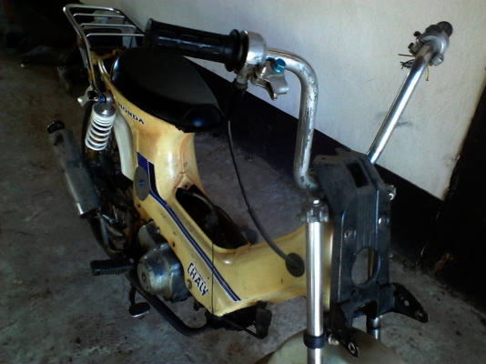 ขายด่วนๆ ชาลี สภาพเดิมๆ เครื่องเดิมๆCDI แล้วเรียบร้อยคับ ขายถูกๆไปเลย 5800 บ