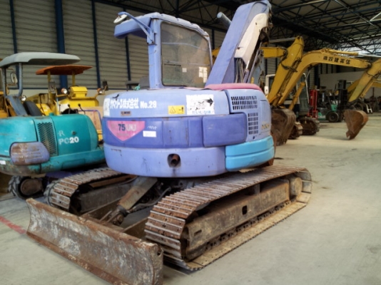 Komatsu PC75UU-3C ปี 2000 สภาพสวย นำเข้าจากญี่ปุ่น ลดราคาล้างสต๊อค