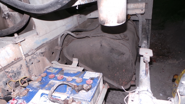 HINO  FD 185  แรงม้า  รถพร้อมใช้  เล่มทะเบียนพร้อมโอนค่ะ