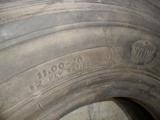 ยาง 11.00 - 20 มี 1 คู่