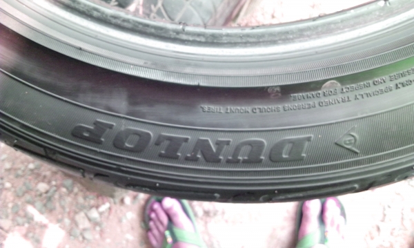 ถูกๆขายยางมือสองขอบ17เบอร์215/55 ยี่ห้อ Dunlop LM703 ปี10 ตามสภาพกินข้าง ดอกกลางเพียบใช้เป้นสำรองได้ขายถูกๆ4เส้นแค่900บาท ถูกๆขายยางมือสองขอบ17เบอร์215/55 ยี่ห้อ Dunlop LM703 ปี10 ตามสภาพกินข้าง ดอกกลางเพียบใช้เป้นสำรองได้ขายถูกๆ4เส้นแค่900บาท