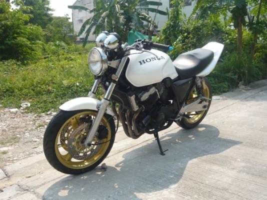 วุฒินนบุรี//ขาย CB400cc.สวยๆท่อแต่งท้ายเทค1เครื่องดีมากแน่นๆมีอินวอย+สรรพสารมิตร