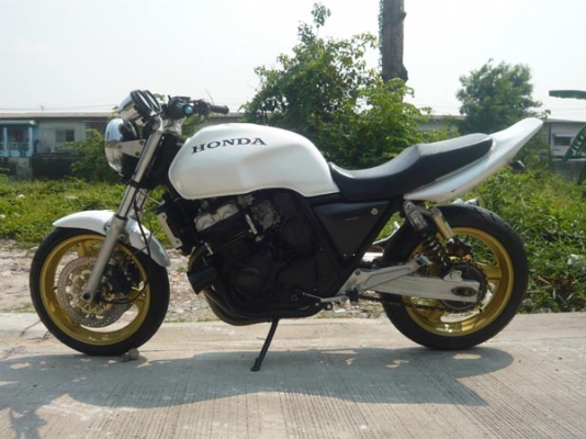 วุฒินนบุรี//ขาย CB400cc.สวยๆท่อแต่งท้ายเทค1เครื่องดีมากแน่นๆมีอินวอย+สรรพสารมิตร