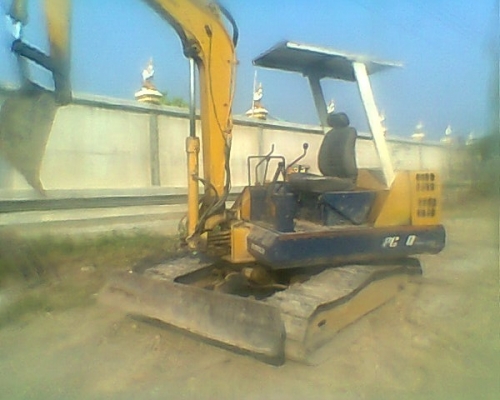 ขายKOMATSU PC 40-5สภาพสวยพร้อมใช้ ติดต่อได้ทีคุณ อ๊อฟ พิจิตร 086-737-9991