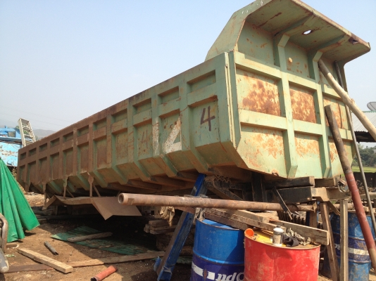 กระบะดั้มท้องเรือพร้อมกระบอกครับ