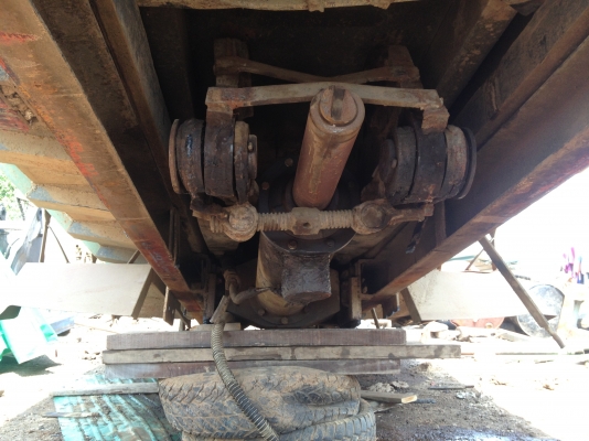 กระบะดั้มท้องเรือพร้อมกระบอกครับ