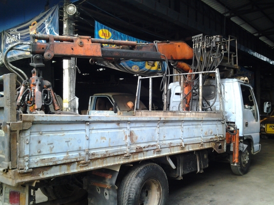 รถอีซูซุ NPR 120 กระบะคาร์โก้ พร้อมเฮี๊ยบขยุ้มเหล็ก