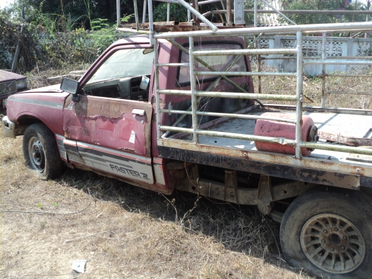 ขายด่วนซากรถรวม 4 คัน