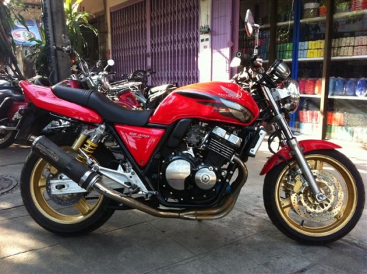 ขาย CB400 SUPER4 เครื่องแน่นๆ ทะเบียนแท้ๆ โอนขนส่งทั่วไทย