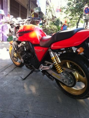ขาย CB400 SUPER4 เครื่องแน่นๆ ทะเบียนแท้ๆ โอนขนส่งทั่วไทย