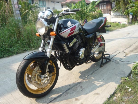 วุฒินนบุรี//ขาย CB400cc.สภาพสวยๆใหม่กริ๊บเครื่องดีเงียบมากมีอินวอย+สรรพสารมิตร