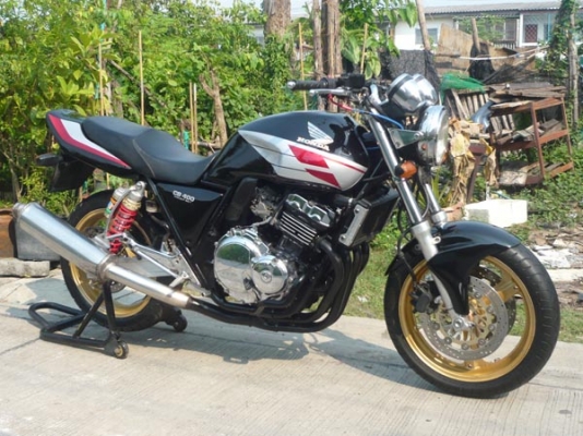 วุฒินนบุรี//ขาย CB400cc.สภาพสวยๆใหม่กริ๊บเครื่องดีเงียบมากมีอินวอย+สรรพสารมิตร