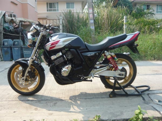 วุฒินนบุรี//ขาย CB400cc.สภาพสวยๆใหม่กริ๊บเครื่องดีเงียบมากมีอินวอย+สรรพสารมิตร