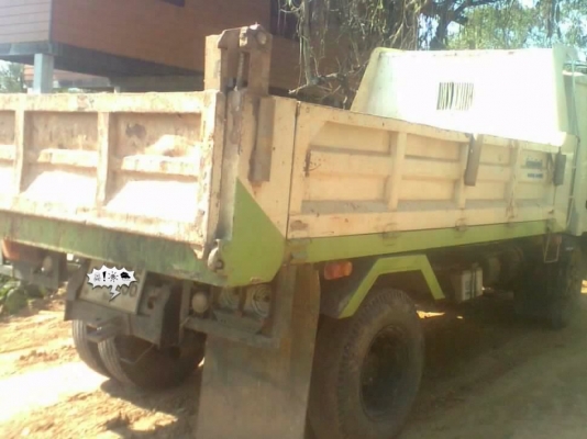 HINO KM777 - 117 HP WO4D หกล้อดั๊มพ์ กระบะดั๊มพ์เหล็ก 4 ตันยิงหน้าสภาพสวยพื้นดีฝาข้างสวยไม่มีผุ เครื่องดีแรงดีไม่เยิ้ม หัวเก๋งสวยภายในคอนโซลครบพร้อม เกียร์สั้น พวงมาลัยเพาเวอร์ ช่วงล่างคัชซีไม่มีดาม เฟืองท้ายใหญ่ติด F แล้ว ยาง 8.25 ขอบ 16" สภาพดีพร้อ