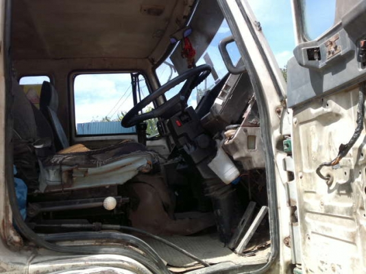 รถอิซูซุ 10 ล้อดั๊ม 210 แรงม้า  สนใจติดต่อ 081 - 6079515