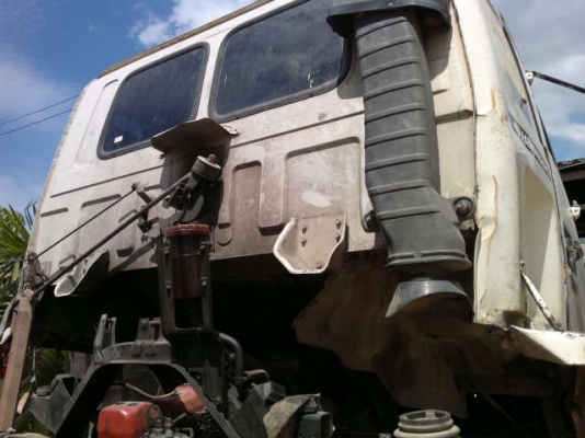 รถอิซูซุ 10 ล้อดั๊ม 210 แรงม้า  สนใจติดต่อ 081 - 6079515