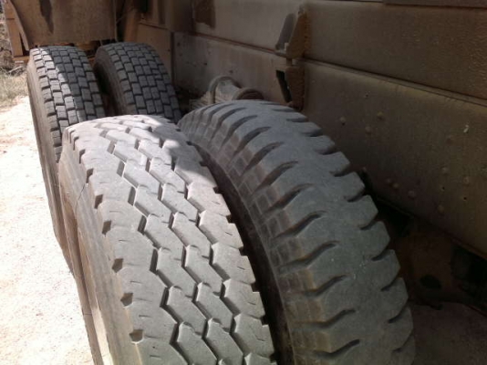 รถอิซูซุ 10 ล้อดั๊ม 210 แรงม้า  สนใจติดต่อ 081 - 6079515