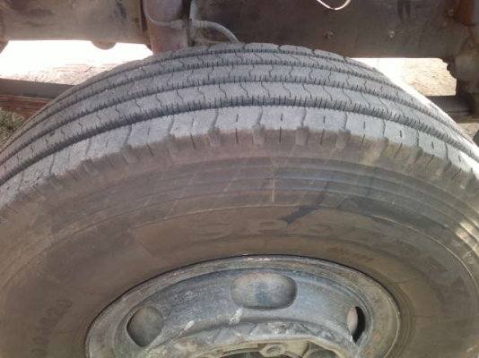 รถอิซูซุ 10 ล้อดั๊ม 210 แรงม้า  สนใจติดต่อ 081 - 6079515