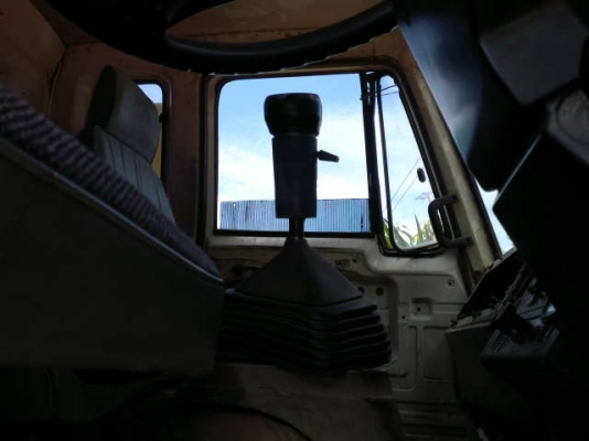 รถอิซูซุ 10 ล้อดั๊ม 210 แรงม้า  สนใจติดต่อ 081 - 6079515