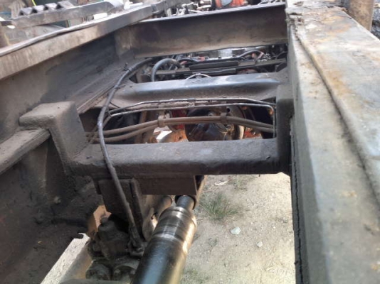 รถอิซูซุ 10 ล้อดั๊ม 210 แรงม้า  สนใจติดต่อ 081 - 6079515