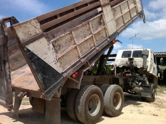 รถอิซูซุ 10 ล้อดั๊ม 210 แรงม้า  สนใจติดต่อ 081 - 6079515