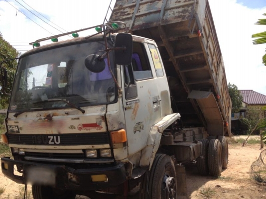 รถอิซูซุ 10 ล้อดั๊ม 210 แรงม้า  สนใจติดต่อ 081 - 6079515