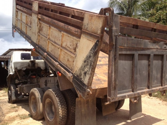 รถอิซูซุ 10 ล้อดั๊ม 210 แรงม้า  สนใจติดต่อ 081 - 6079515