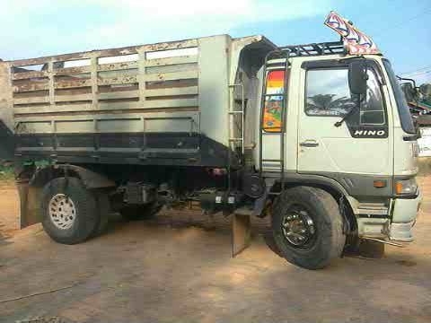 รถฮีโน่ 6 ล้อดั๊ม FF  195 แรงม้า  สนใจติดต่อ 081 - 6079515