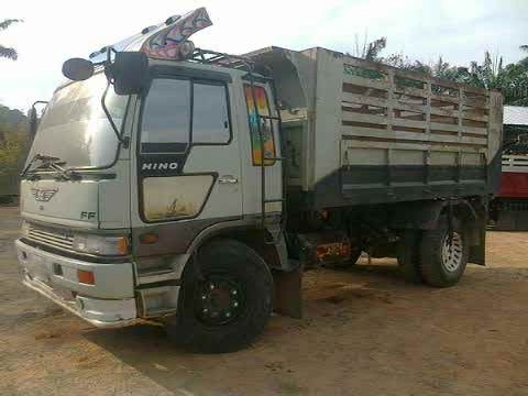 รถฮีโน่ 6 ล้อดั๊ม FF  195 แรงม้า  สนใจติดต่อ 081 - 6079515