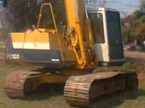 KOMATSU PC 120-5 สภาพรถเก่านอก ไฟฟ้าหน้าจอขึ้นครบ ภายในเก๋งเต็มสวยสะอาด คอนโทรลสั้น แอร์เย็นจัด บูมอาร์มสวยมาก เอวแน่น ช่วงล่างเต็ม เอกสารใบอินวอยซ์ครบถูกต้อง ราคาต่อรองได้ครับ