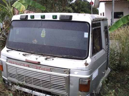 ขายหัวรถ NISSAN  UD  3 ใบปัด
